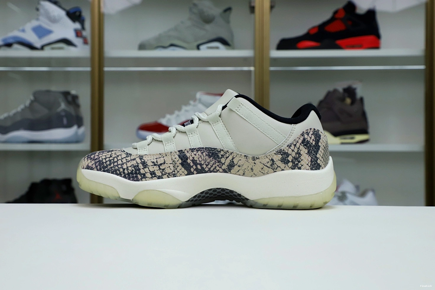 BONE SNAKESKIN LIGHT JORDAN AIR LOW 11 0122